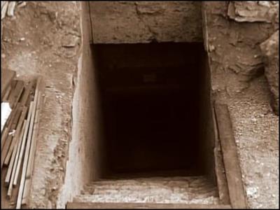 La porte du tombeau de Toutankhamon