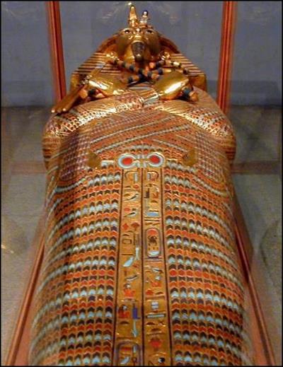 Intérieur du cercueil de Toutankhamon