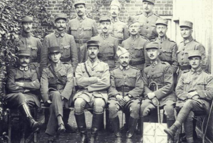 Les officiers d'août 1914 sont naturellement de carrière