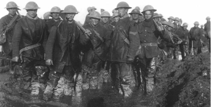 8 avril 1915. Ces jours-ci, une mer de boue. Des blessés légèrement atteints se sont noyés en essayant de se traîner jusqu'au poste de secours
