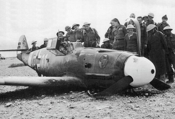 La Luftwaffe perdit 71 avions et les Anglais 27. Incontestablement, la chasse anglaise n'était pas anéantie