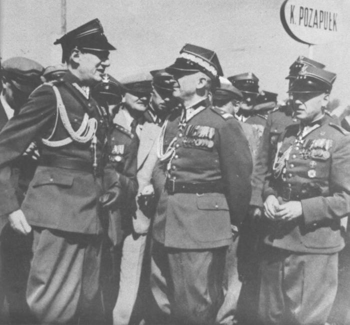 En 1939, le gouvernement polonais était connu sous le nom de gouvernement des colonels