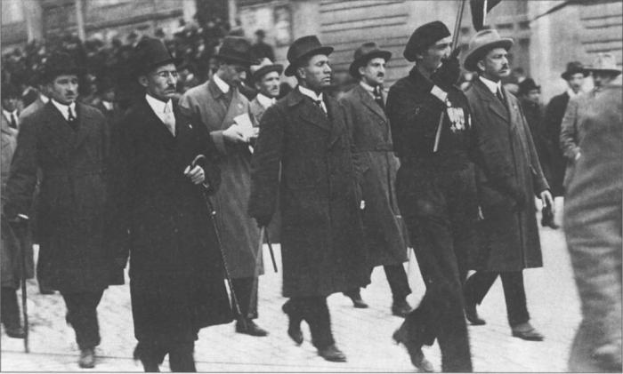 Mussolini organise la marche sur Rome le 30 octobre 1922