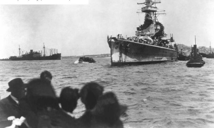 Le Graf Spee pris au piège à Montevideo en décembre 1939